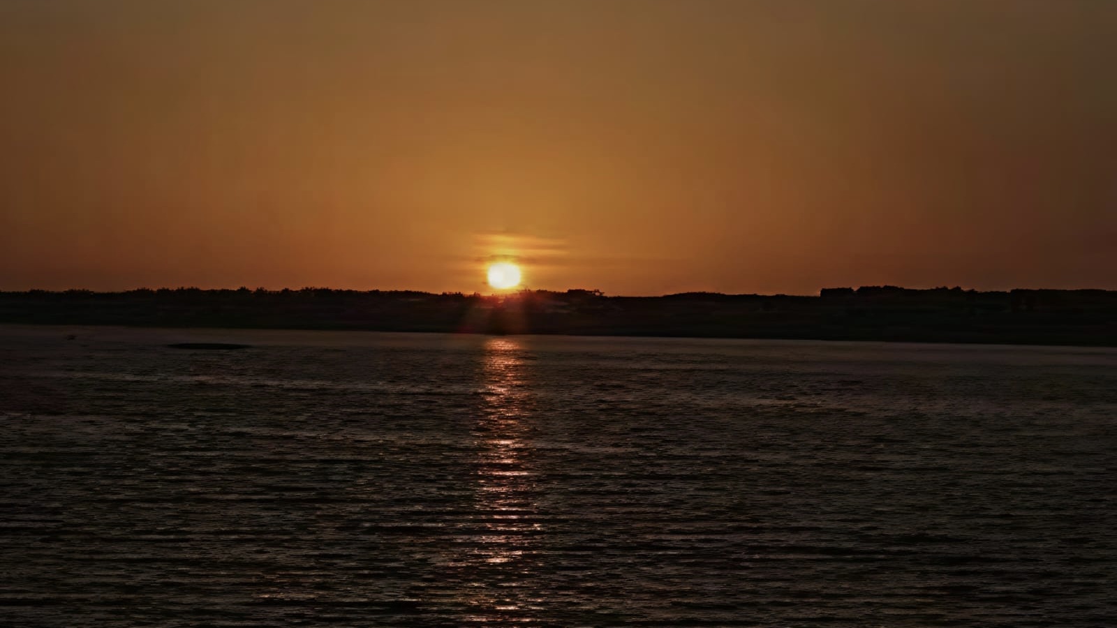 সৃষ্টির মহিমায় হাওরের বাঁকে ​: হাবিবুর রহমান হাবিব