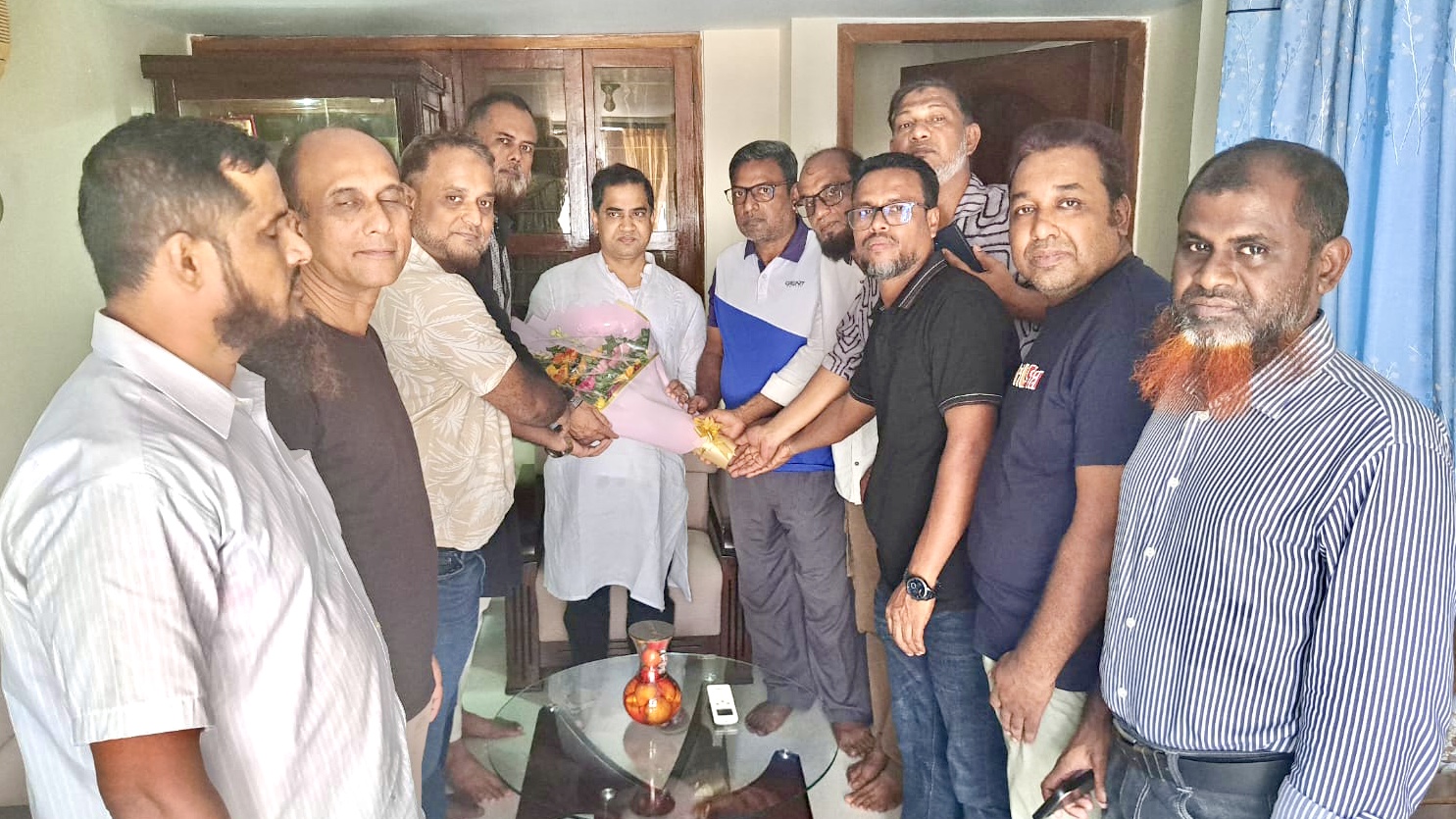 মেক্সিকোর সাবেক রাষ্ট্রদূত মুশফিকুল ফজল আনসারীর সাথে ‘আমরা ৮৩ গলি পরিবার’র সৌজন্য সাক্ষাৎ
